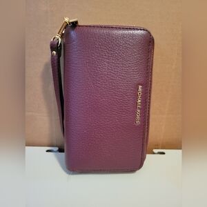 Michael Kors 2 sided zip around wallet